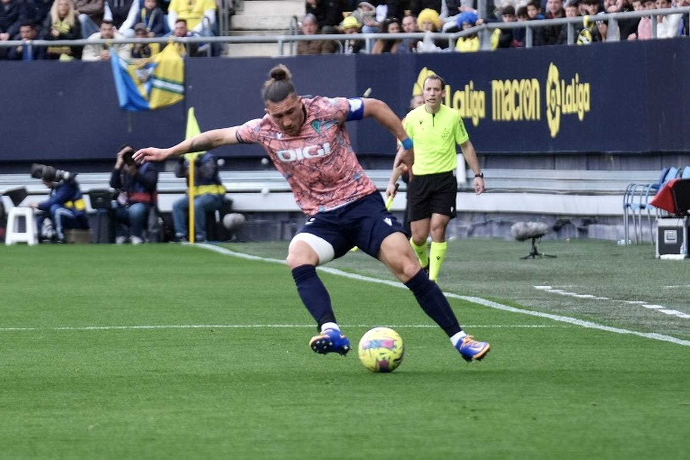 Las imágenes del partido Cádiz CF- Rayo Vallecano en Carranza