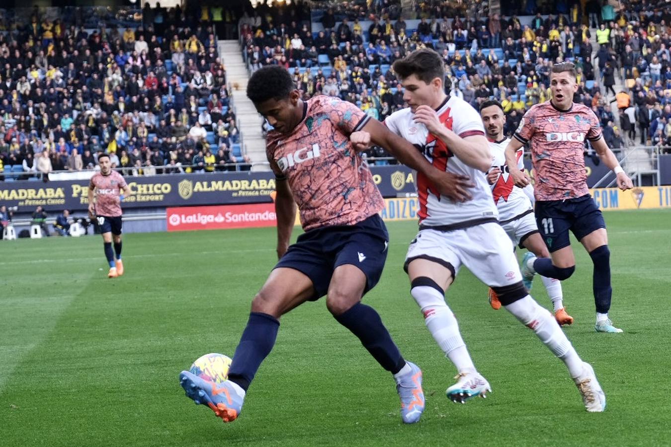 Las imágenes del partido Cádiz CF- Rayo Vallecano en Carranza