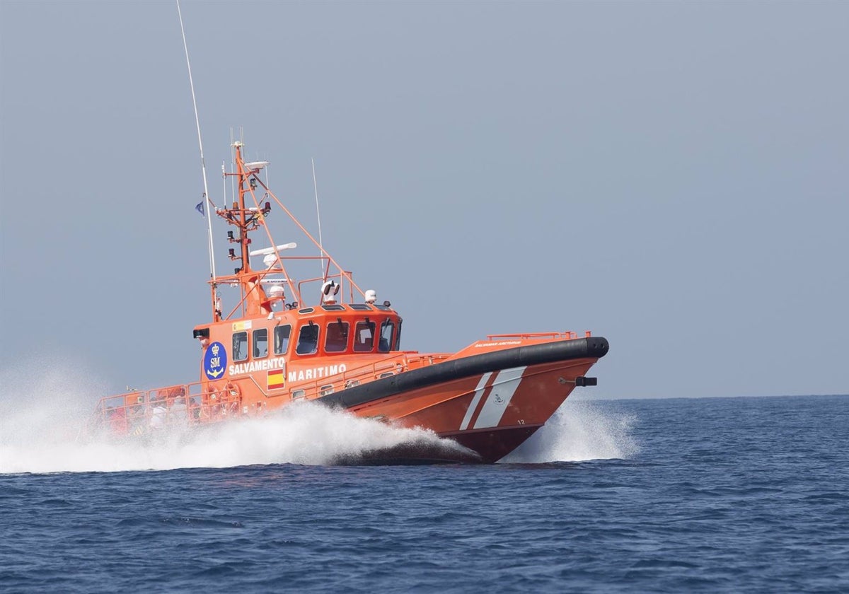 Trasladados al Puerto de Algeciras diez migrantes rescatados de dos pateras &#039;toy&#039;