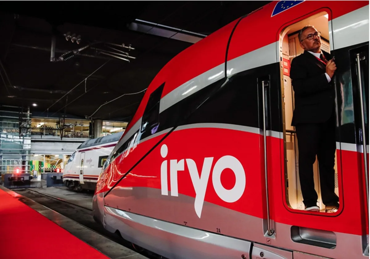 Imagen de un tren de la compañía privada Iryo, estacionado en Atocha
