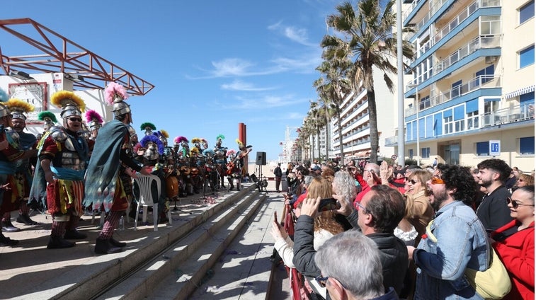 Los coros toman el Paseo Marítimo