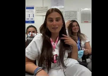 Una enfermera de Cádiz del Vall D'Hebron es expedientada por criticar en este vídeo el «puto C1 de catalán»