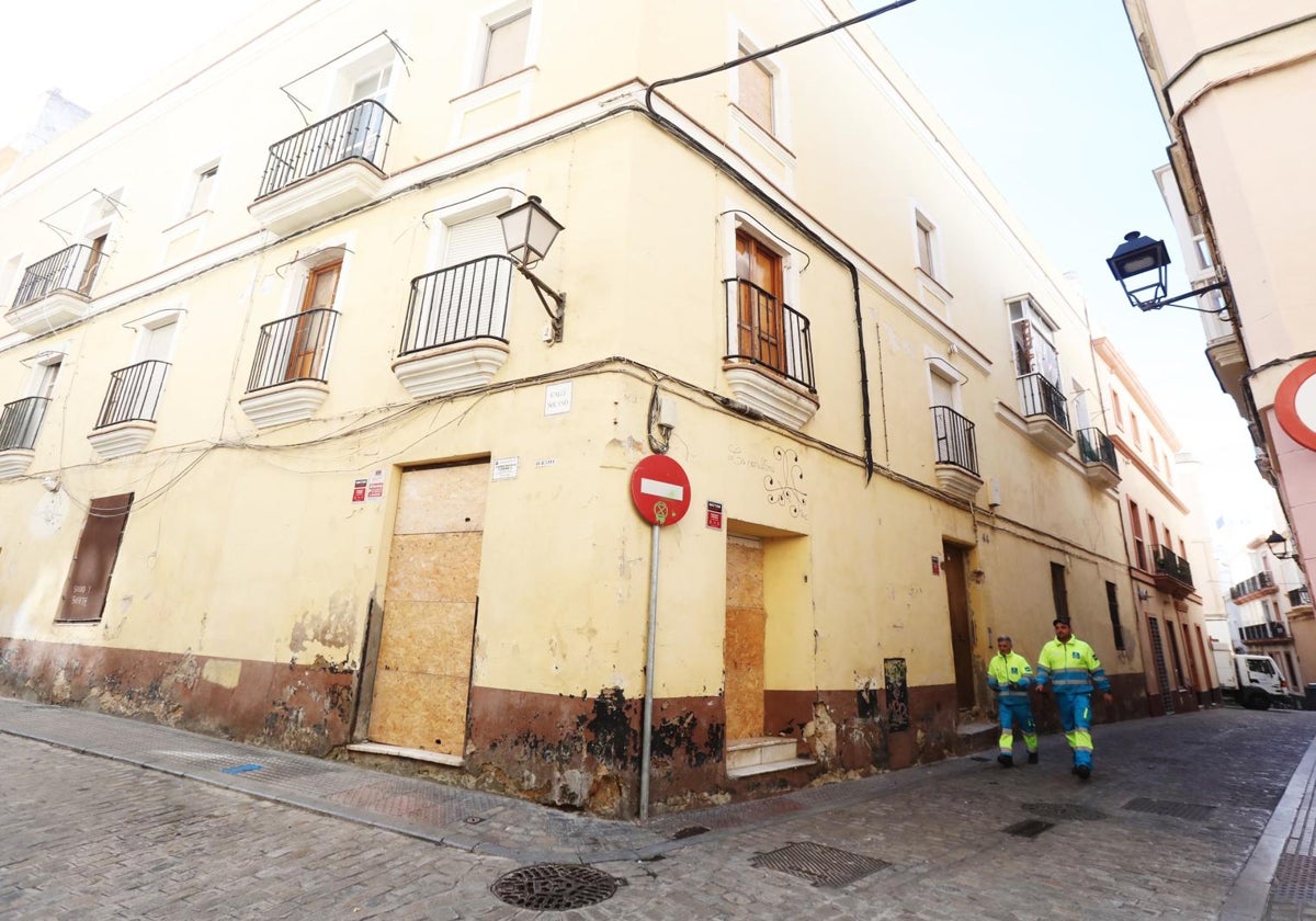 Casa 'okupada' en el centro histórico de Cádiz.