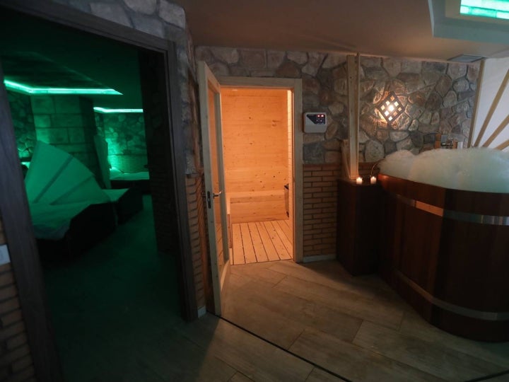 Así es el nuevo Spa de Cerveza del hotel Cádiz Bahía, el Beer Spa más grande de España