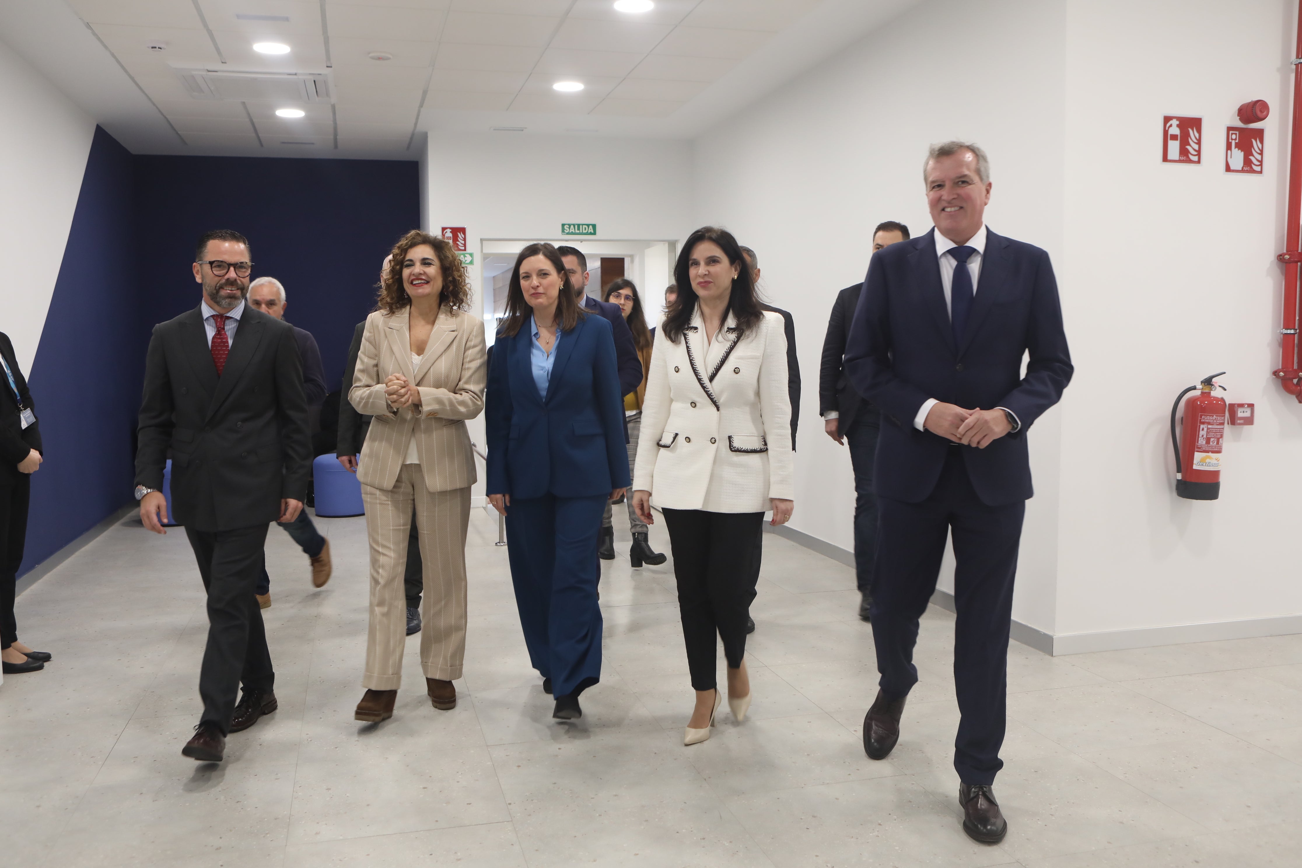 En imágenes: Visita de la ministra de Hacienda a la planta de Navantia en San Fernando