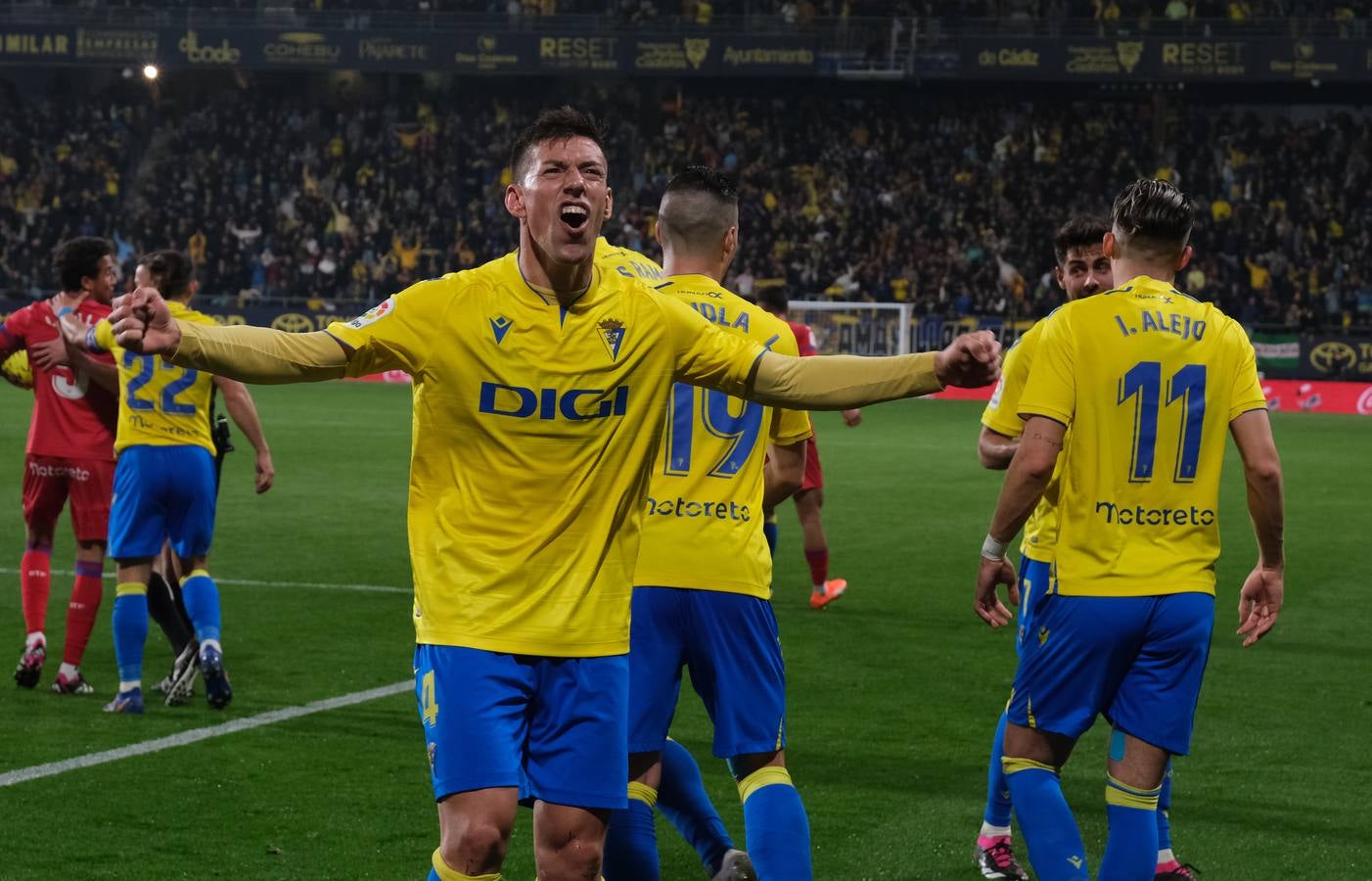 Fotos: Partido Cádiz - Getafe en el antiguo estadio Carranza