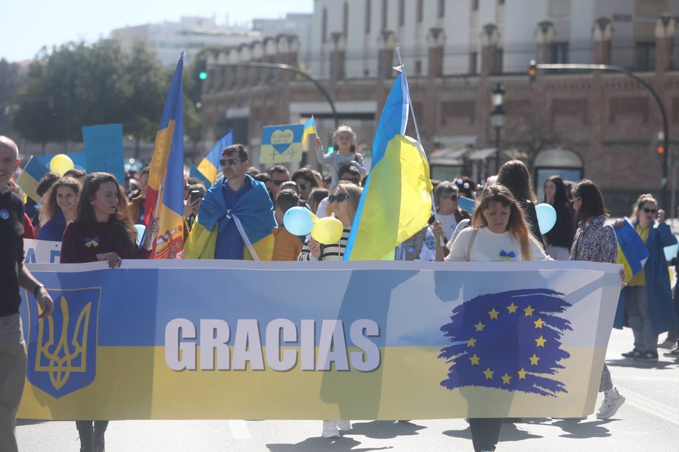 Fotos: La comunidad ucraniana en Cádiz pide de nuevo por la paz