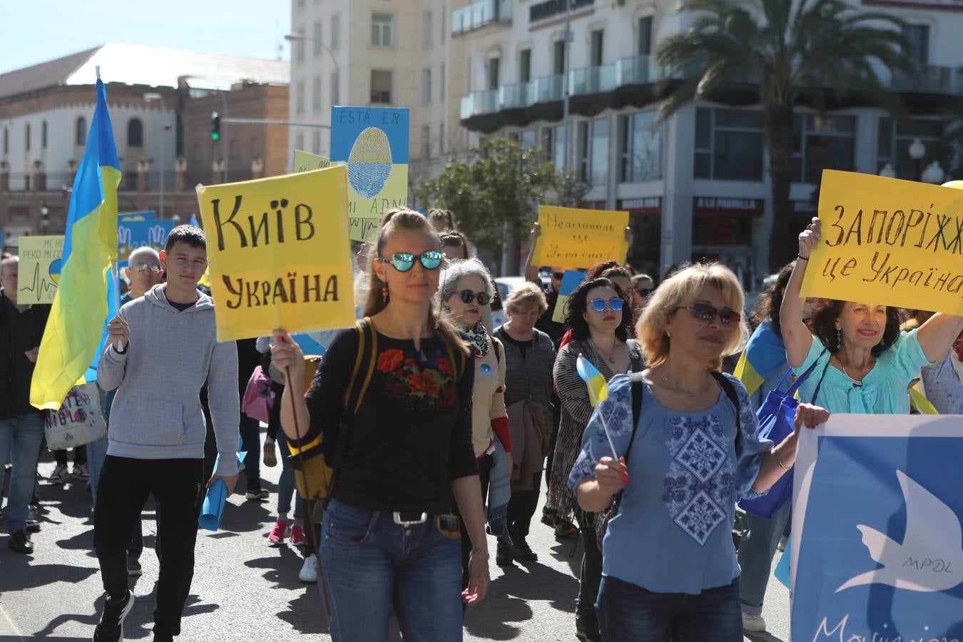 Fotos: La comunidad ucraniana en Cádiz pide de nuevo por la paz