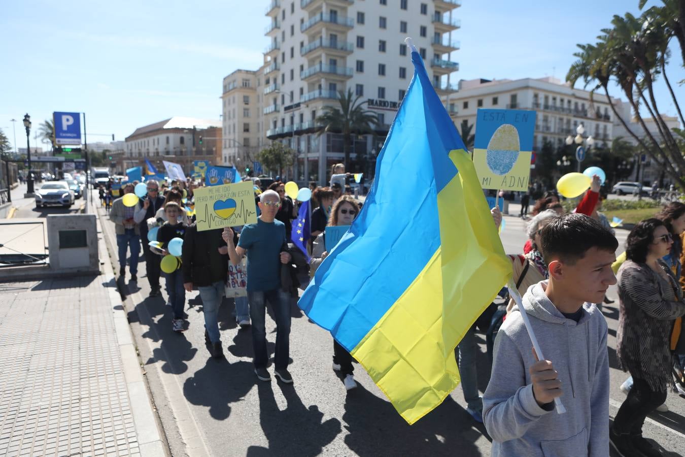 Fotos: La comunidad ucraniana en Cádiz pide de nuevo por la paz