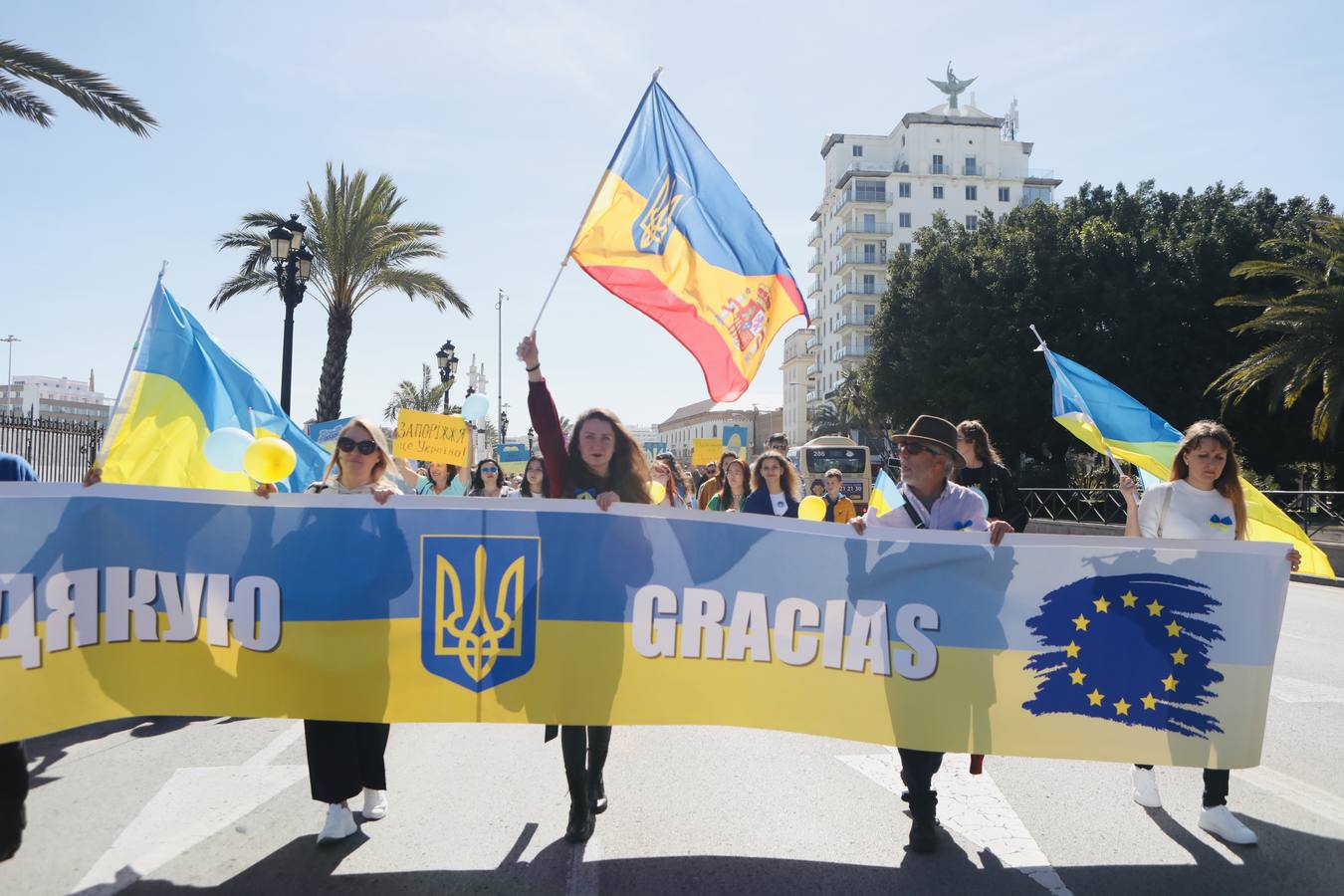 Fotos: La comunidad ucraniana en Cádiz pide de nuevo por la paz