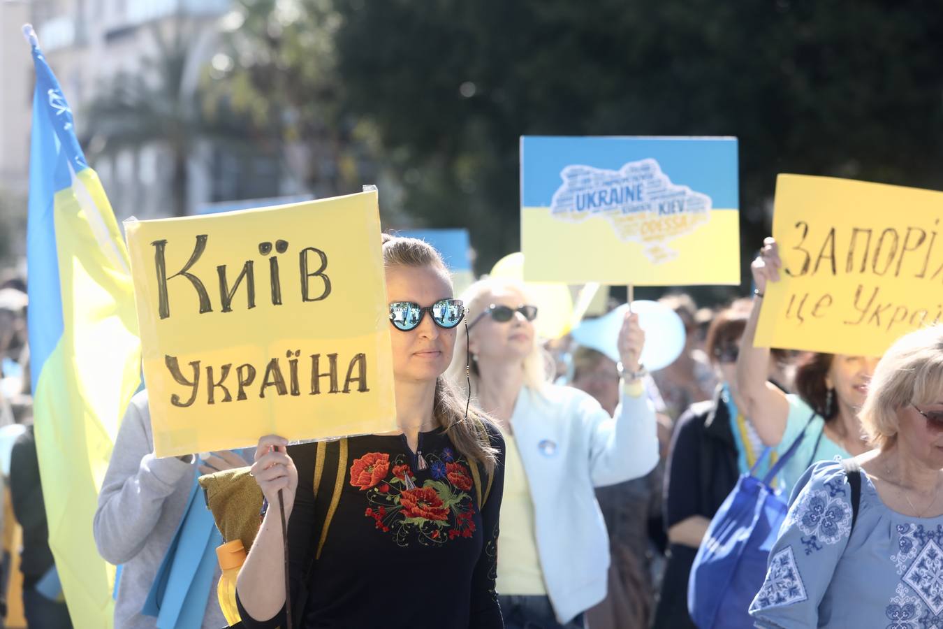 Fotos: La comunidad ucraniana en Cádiz pide de nuevo por la paz