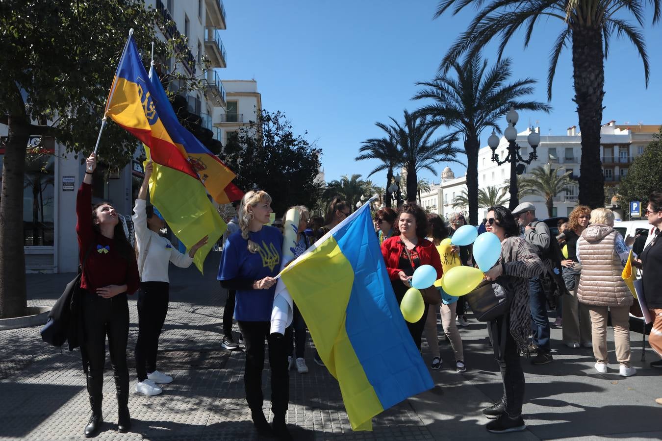 Fotos: La comunidad ucraniana en Cádiz pide de nuevo por la paz