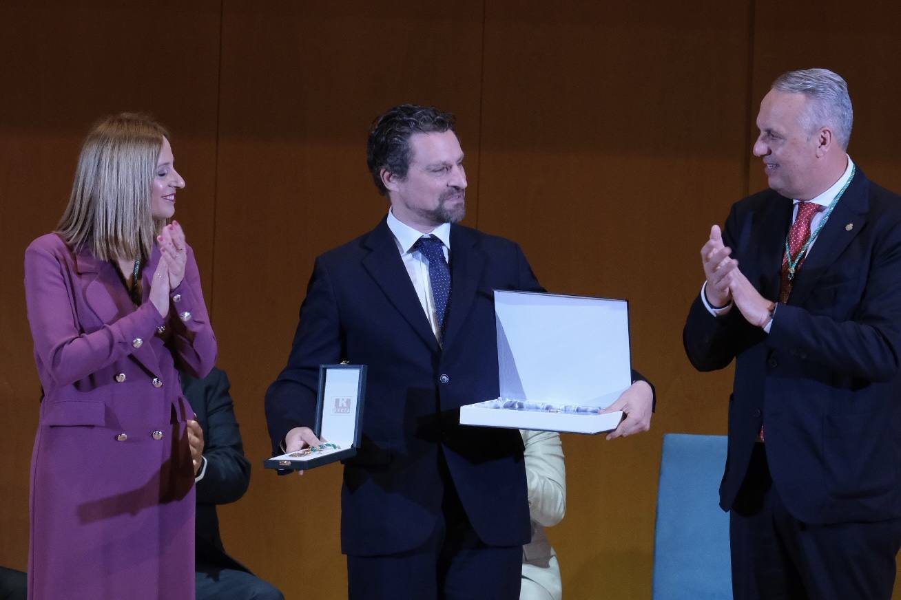 En imágenes: Alejandro Sanz y Lola Flores, Hijos Predilectos de Cádiz