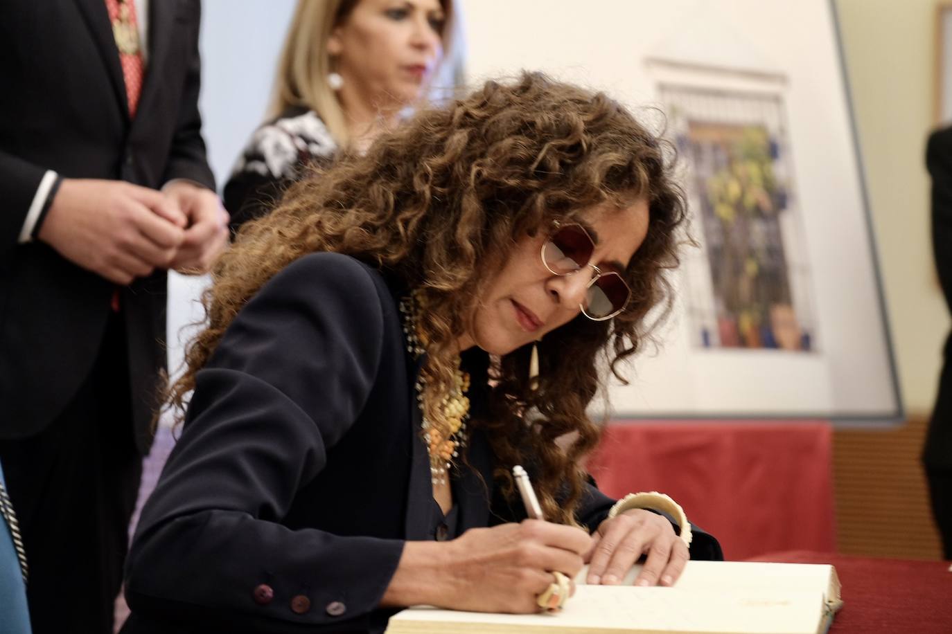 En imágenes: Alejandro Sanz y Lola Flores, Hijos Predilectos de Cádiz