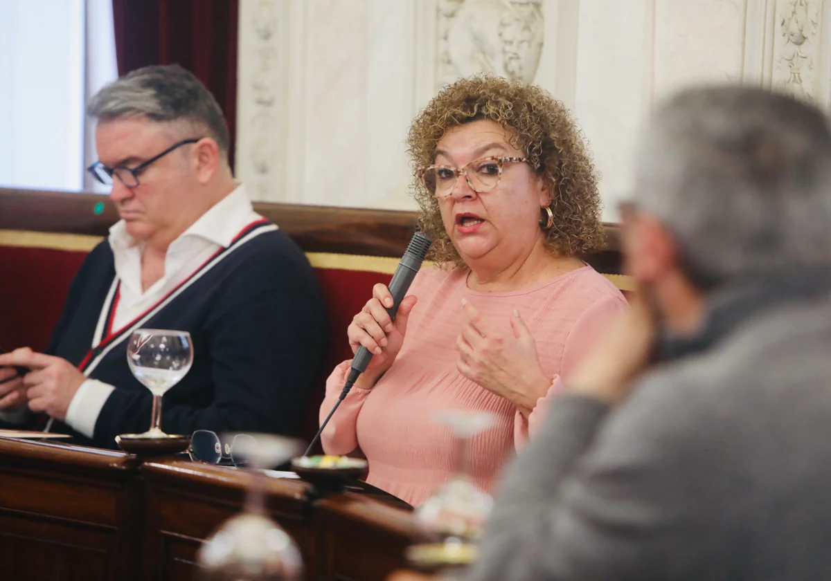 Eva Tubío, concejal del Ayuntamiento de Cádiz, presenta su dimisión a un paso de las elecciones
