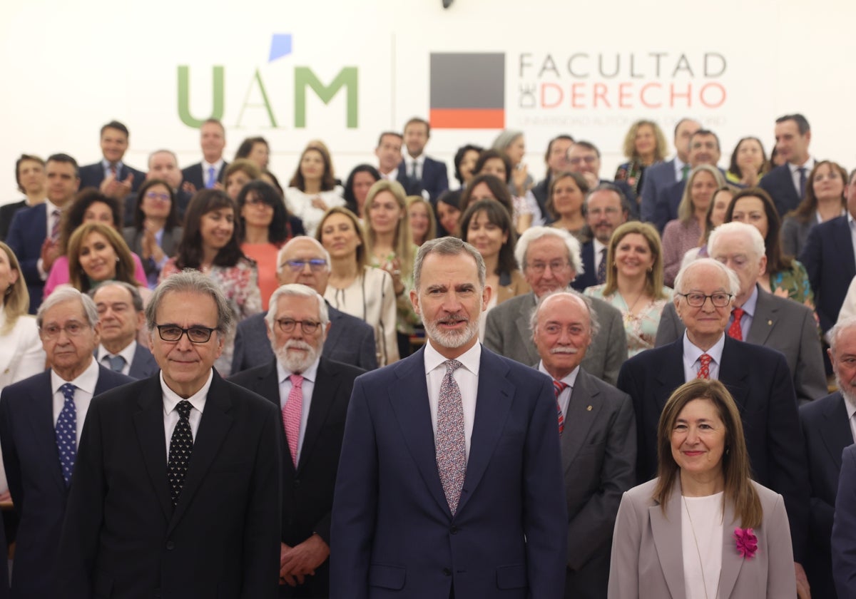 El Rey participó en el acto conmemorativo del 30º aniversario de la Licenciatura de Derecho