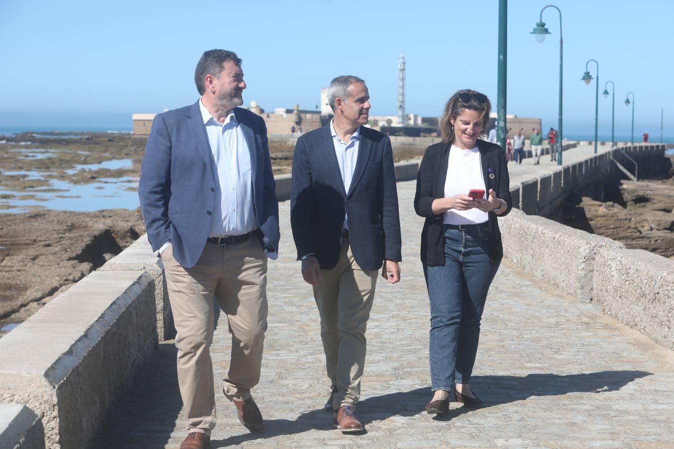 Ribera garantiza la restauración de las Murallas y deja al margen el Castillo de San Sebastián