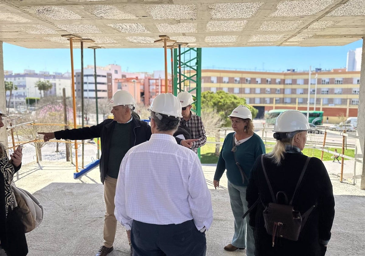 Obras de construcción de los alojamientos protegidos en régimen de alquiler promovidos por Procasa en la calle Setenil de las Bodegas.