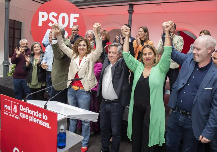 Montero anima a la capital a «darle la vuelta al mapa» y «subirse al proyecto de modernización» con el PSOE