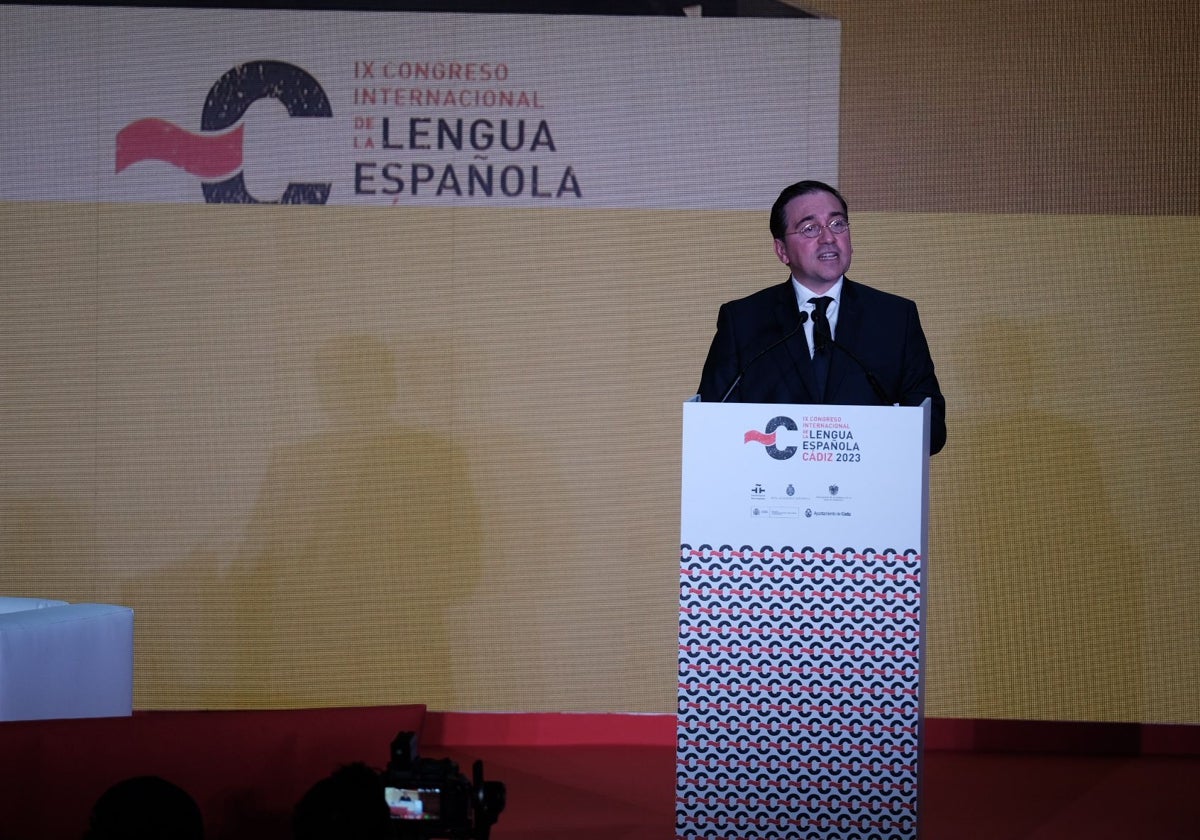 José Manuel Albares en al primera ponencia del IX Congreso Internacional de la Lengua Española.