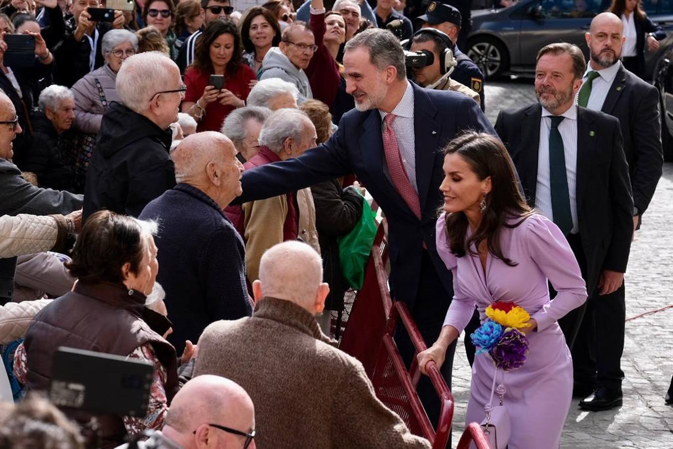 Fotos: la llegada de los Reyes de España para inaugurar el Congreso en Cádiz