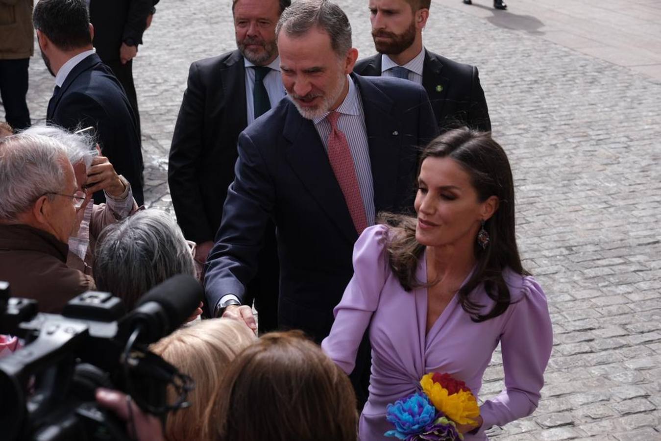 Fotos: la llegada de los Reyes de España para inaugurar el Congreso en Cádiz