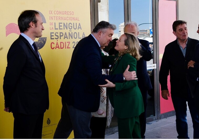 Bienvenida Mrs. Calviño, la intensa presencia ministerial en el Congreso de la Lengua