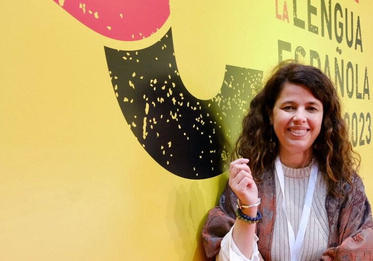 Lola Pons: «La lengua se hace en comunidad, democráticamente, entre todos»