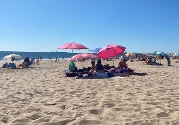 Reabren los puntos de información turística en las playas de Cádiz