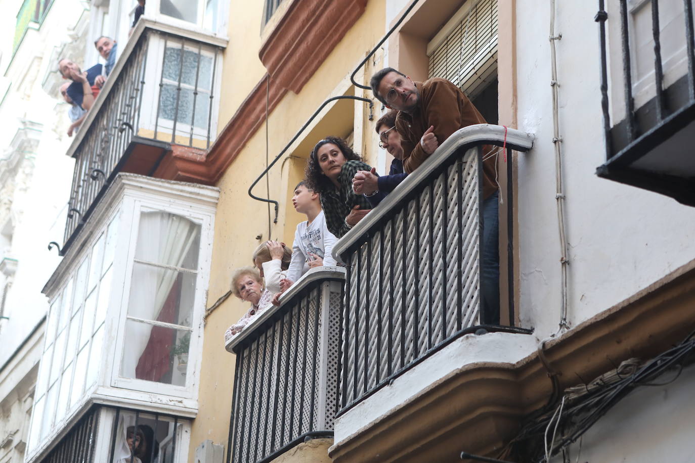 Fotos: Dolores de Servitas protagoniza la primera jornada de la Semana Santa en Cádiz