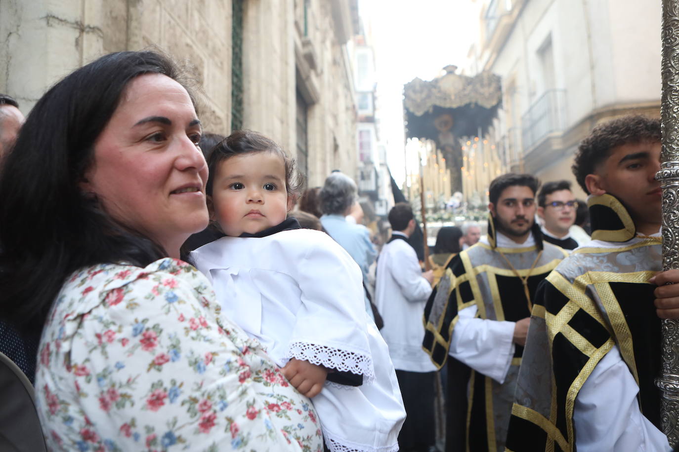 Fotos: Dolores de Servitas protagoniza la primera jornada de la Semana Santa en Cádiz