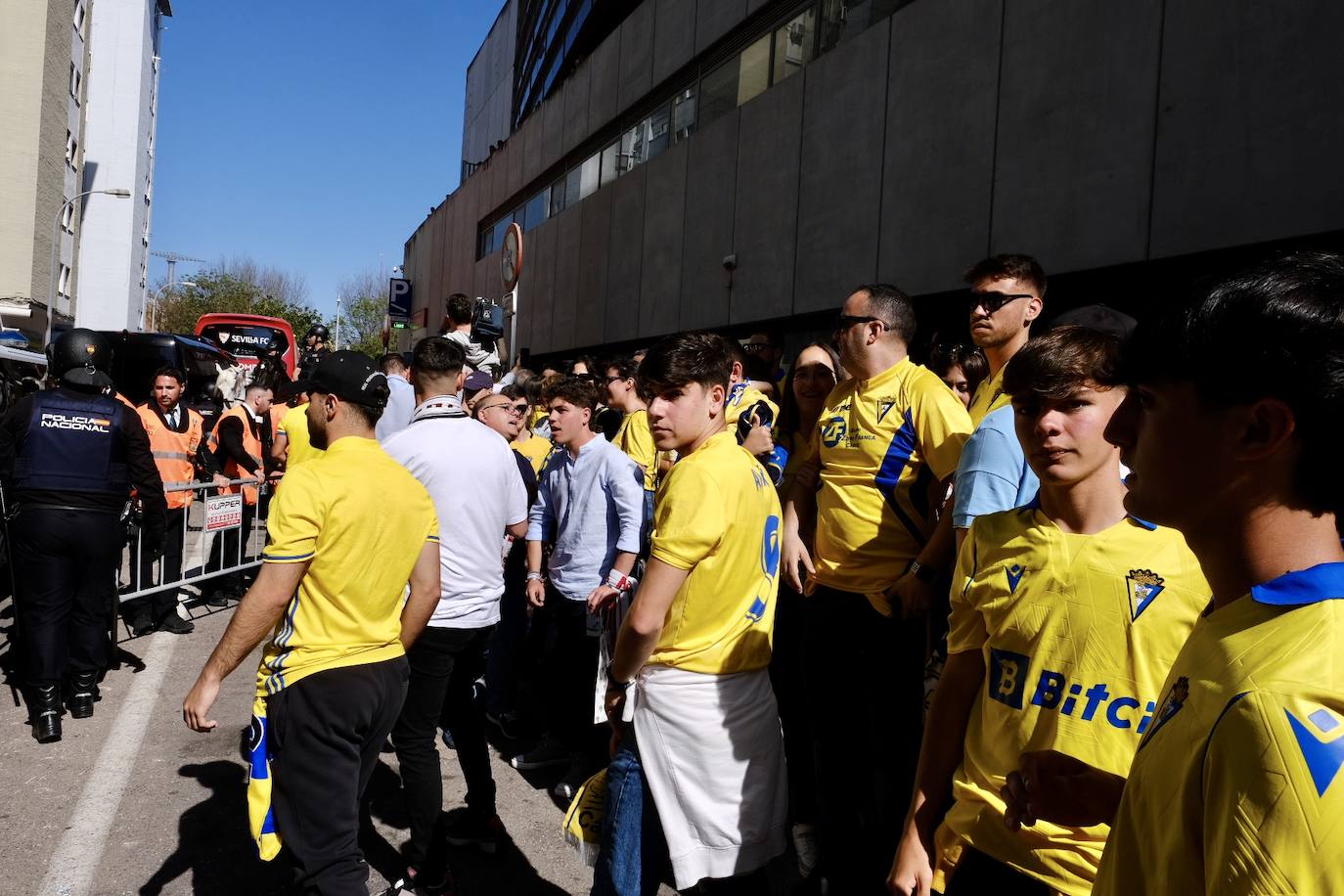 Fotos: Búscate en previa del partido Cádiz - Sevilla