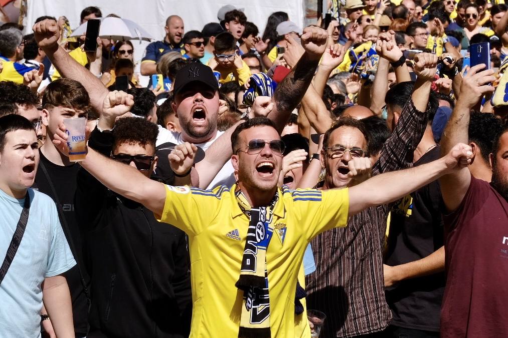 Fotos: Búscate en previa del partido Cádiz - Sevilla