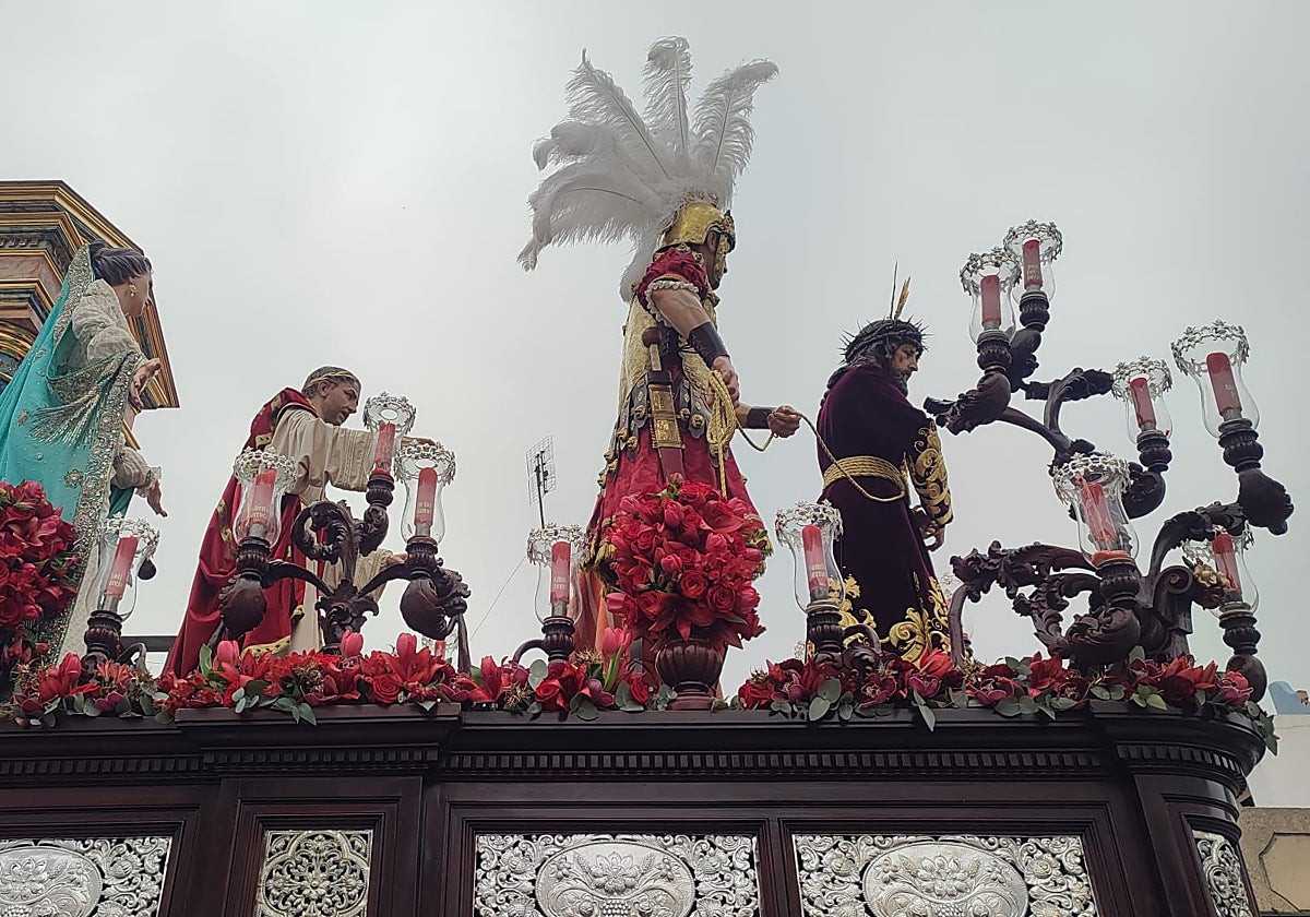 Salida de la hermandad del Amor