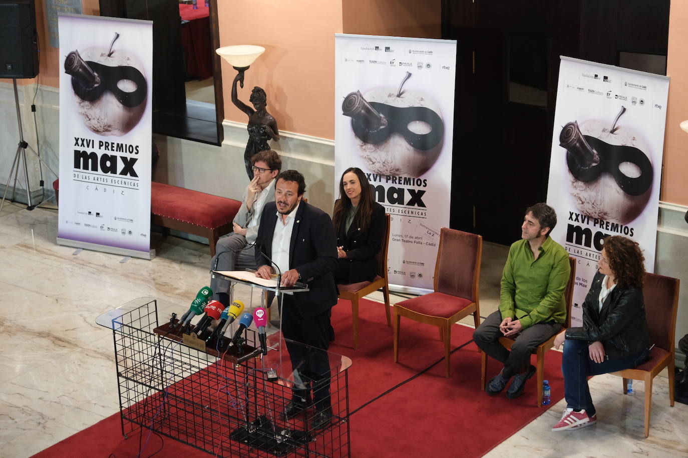 Fotos: Los premios Max de teatro se presentan en Cádiz