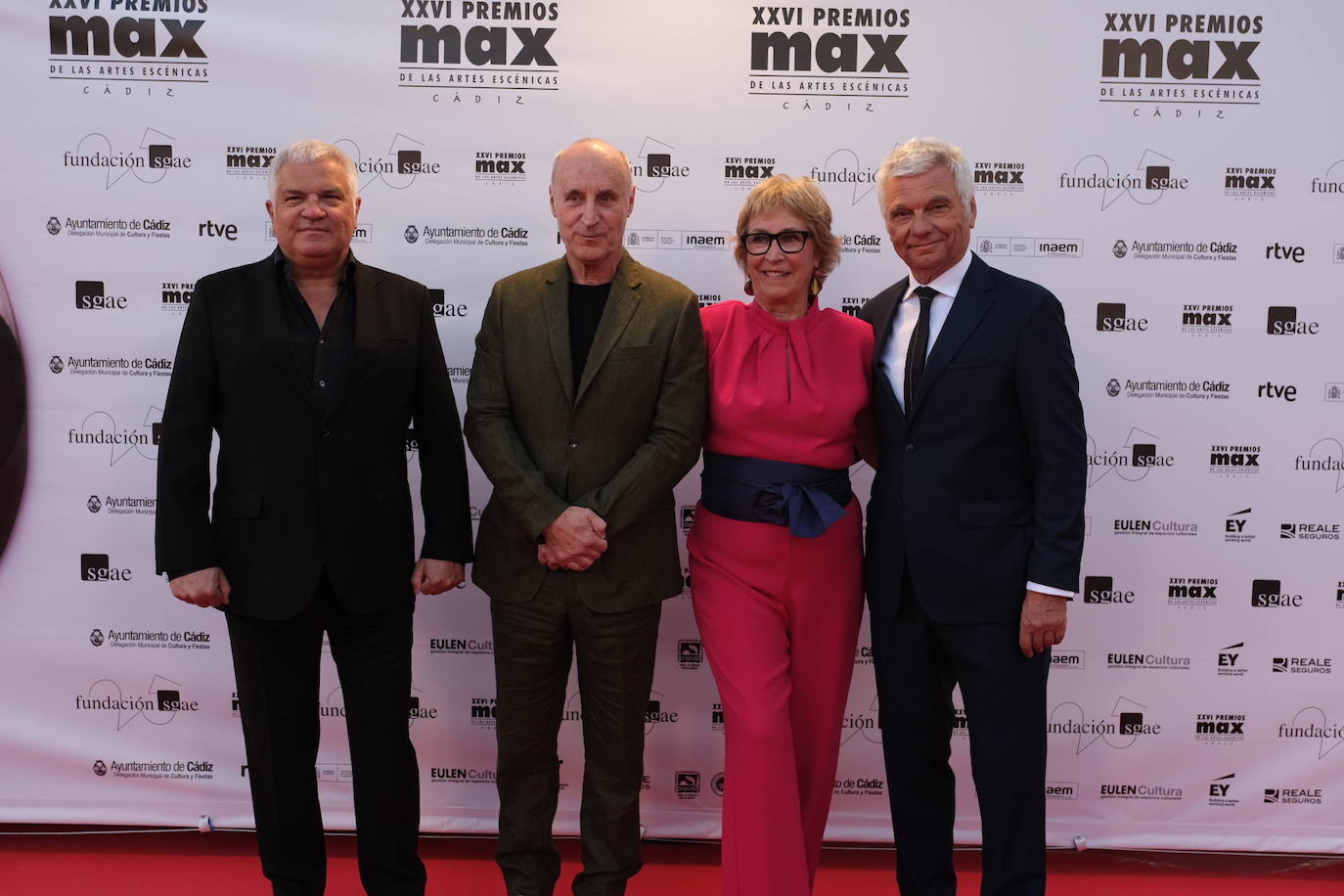 Fotos: La alfombra roja del Gran Teatro Falla