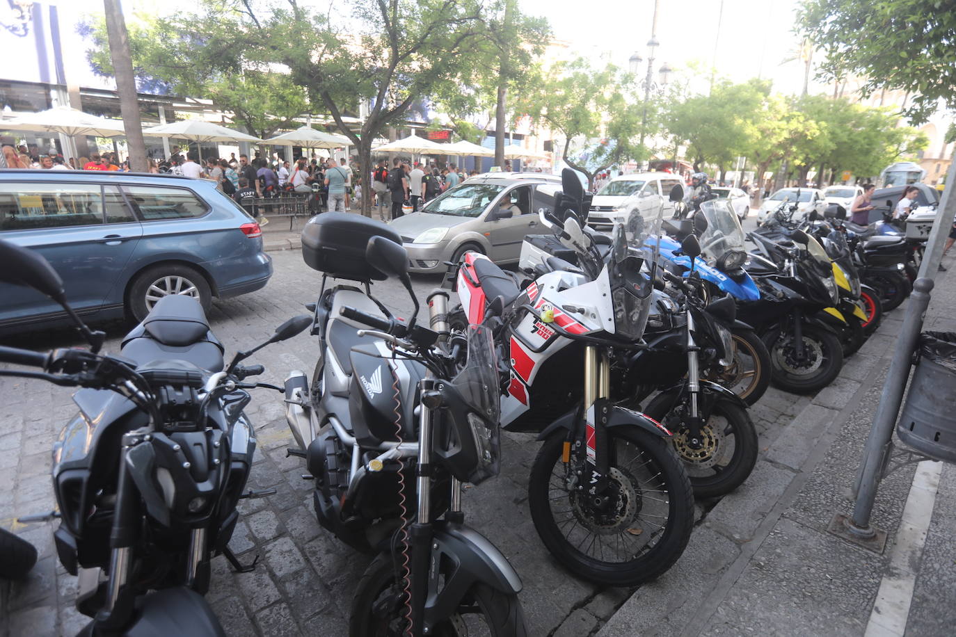 Fotos: Gran ambiente de aficionados en Jerez