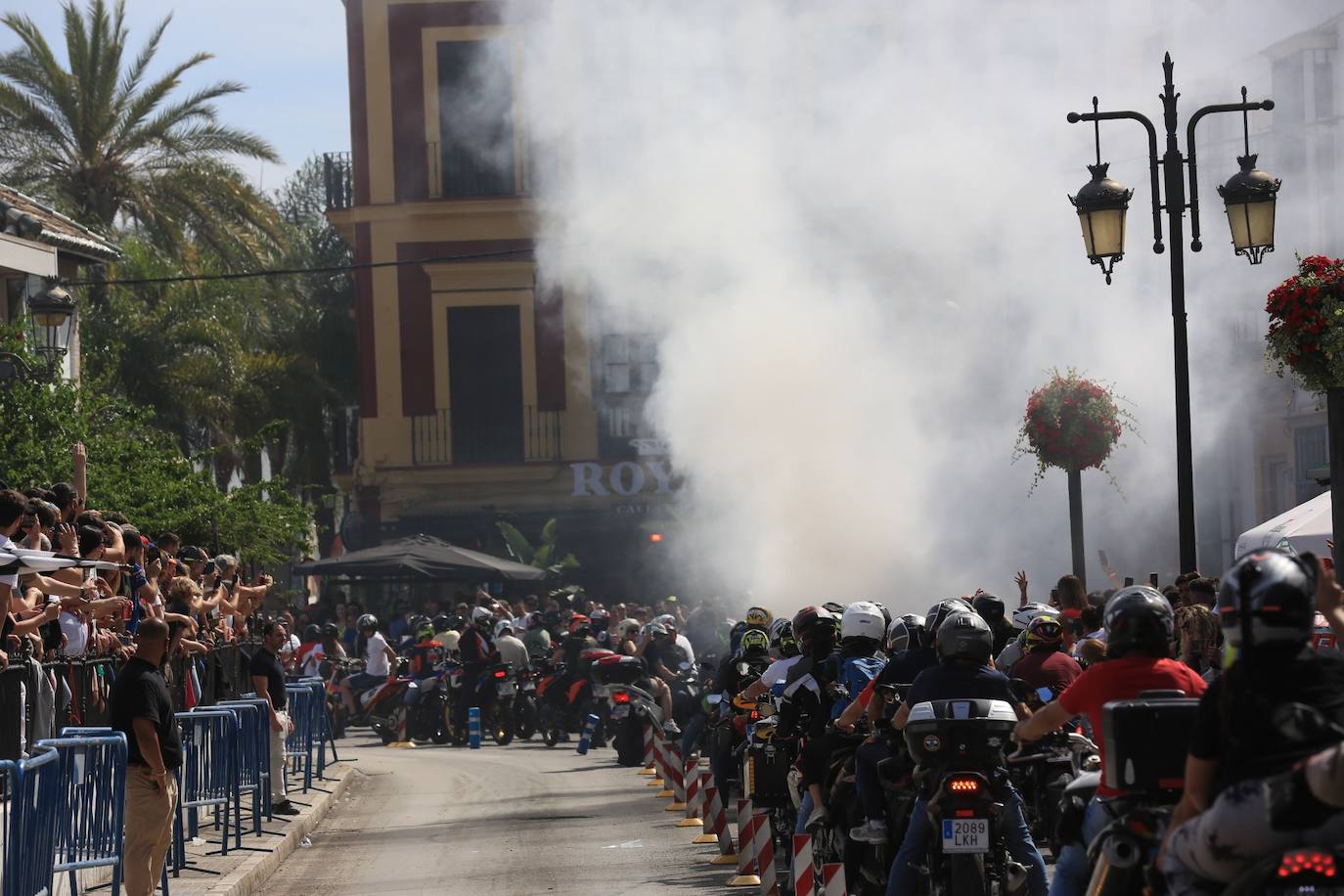 Fotos: Gran ambiente de aficionados en Jerez