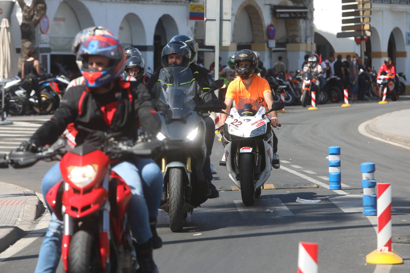 Fotos: Sábado de motos con gran ambiente en El Puerto