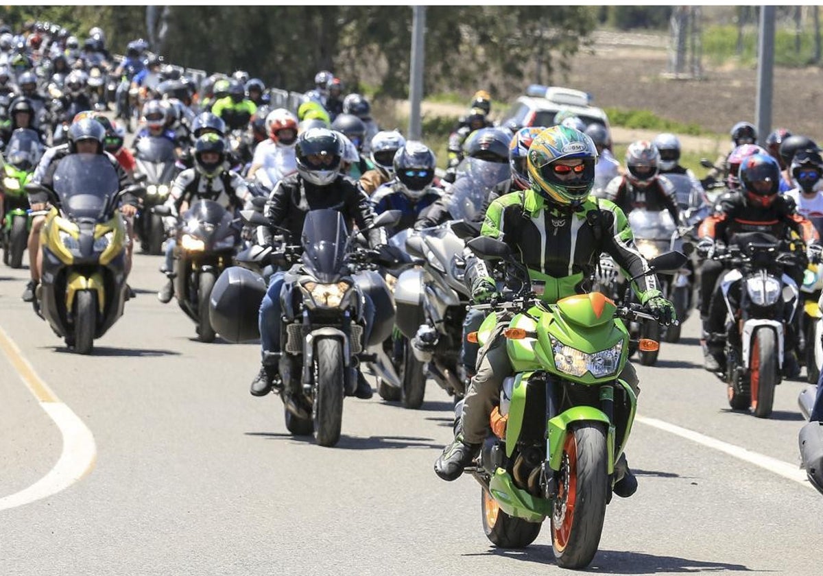 Imagen de archivo de participantes en una motorada en Jerez.