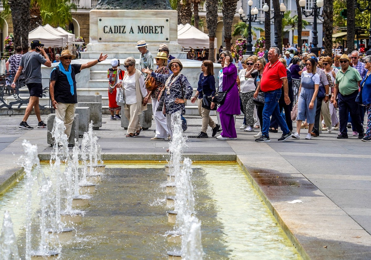 Turistas en Cádiz capital.