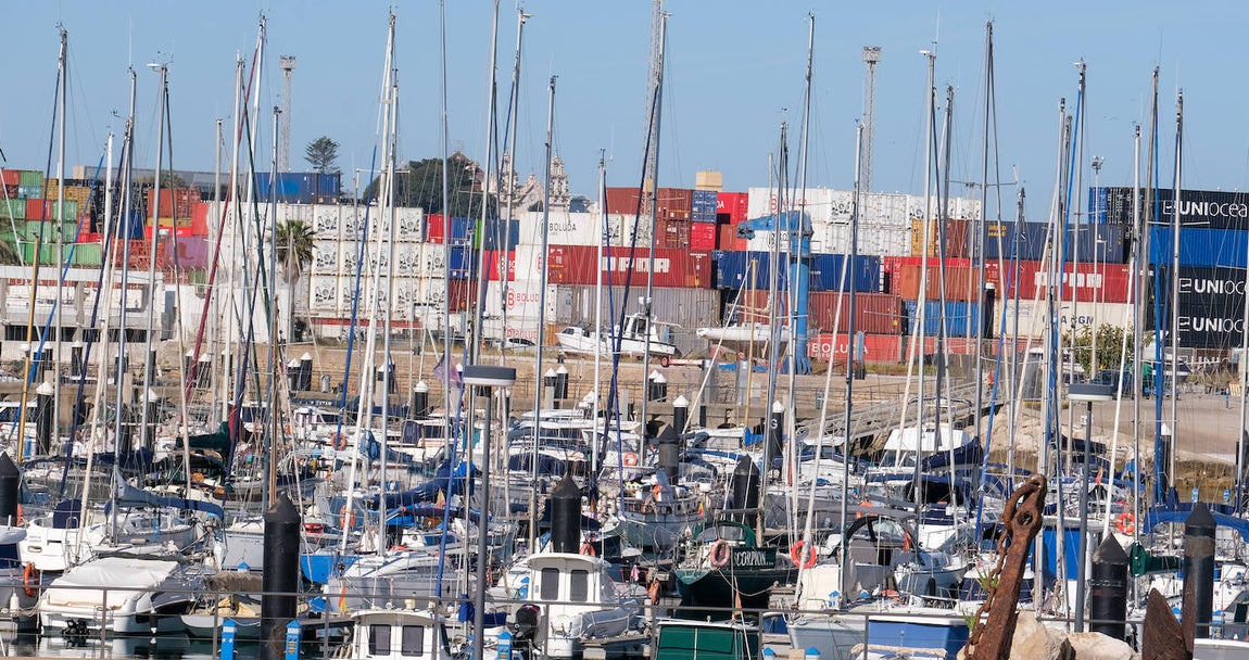 En imágenes: 24 horas en el corazón portuario de Cádiz