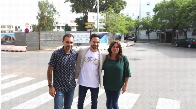 David de la Cruz, candidato de Adelante Izquierda Gaditana, ofreció una rueda de prensa con los carteles de fondo.