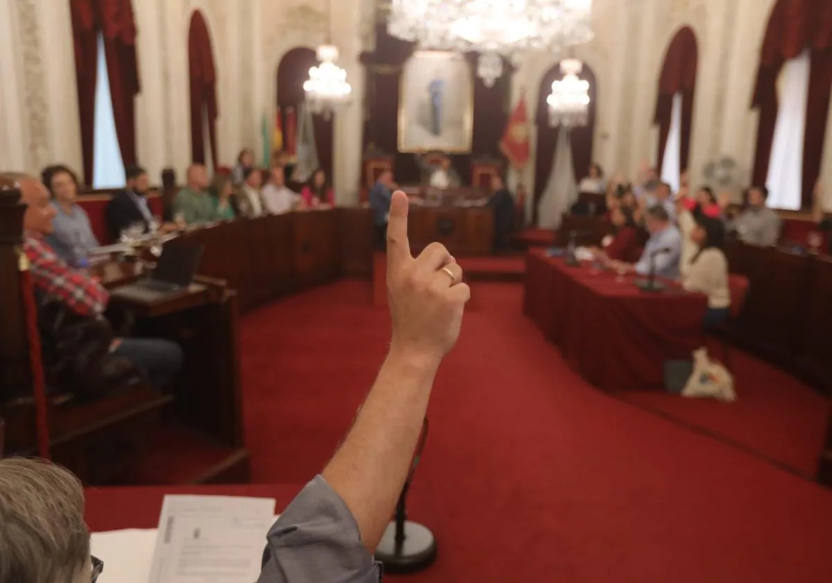 Pleno extraordinario del Ayuntamiento de Cádiz