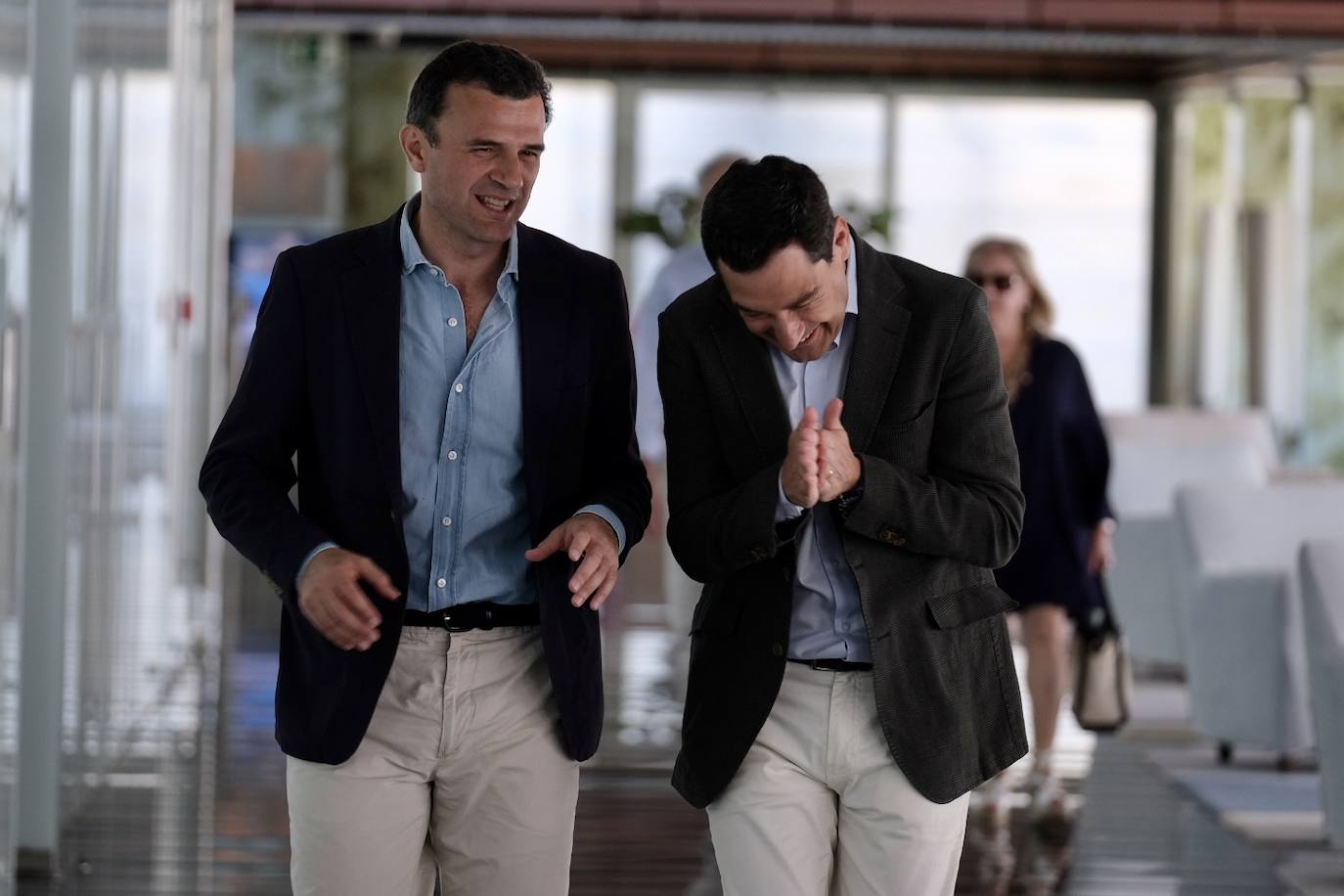 Fotos: las imágenes de la visita de Juanma Moreno a Cádiz par apoyar a Bruno