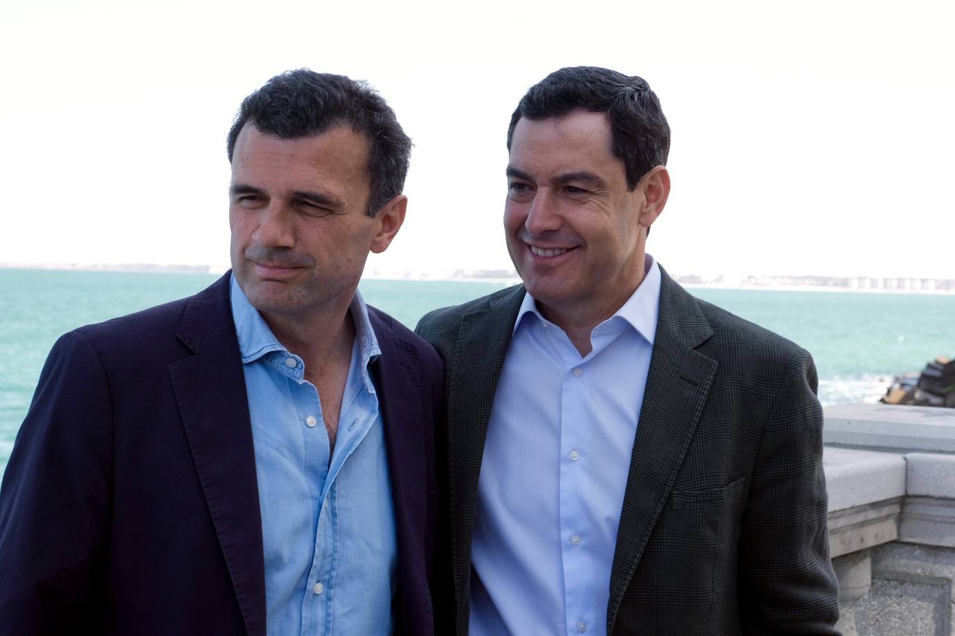 Fotos: las imágenes de la visita de Juanma Moreno a Cádiz par apoyar a Bruno