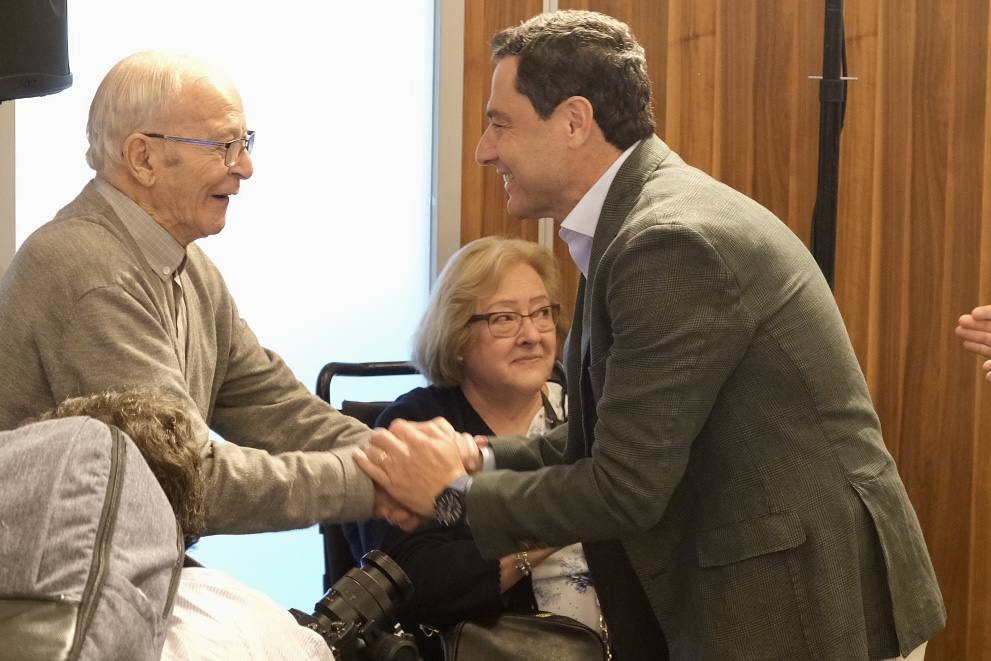 Fotos: las imágenes de la visita de Juanma Moreno a Cádiz par apoyar a Bruno