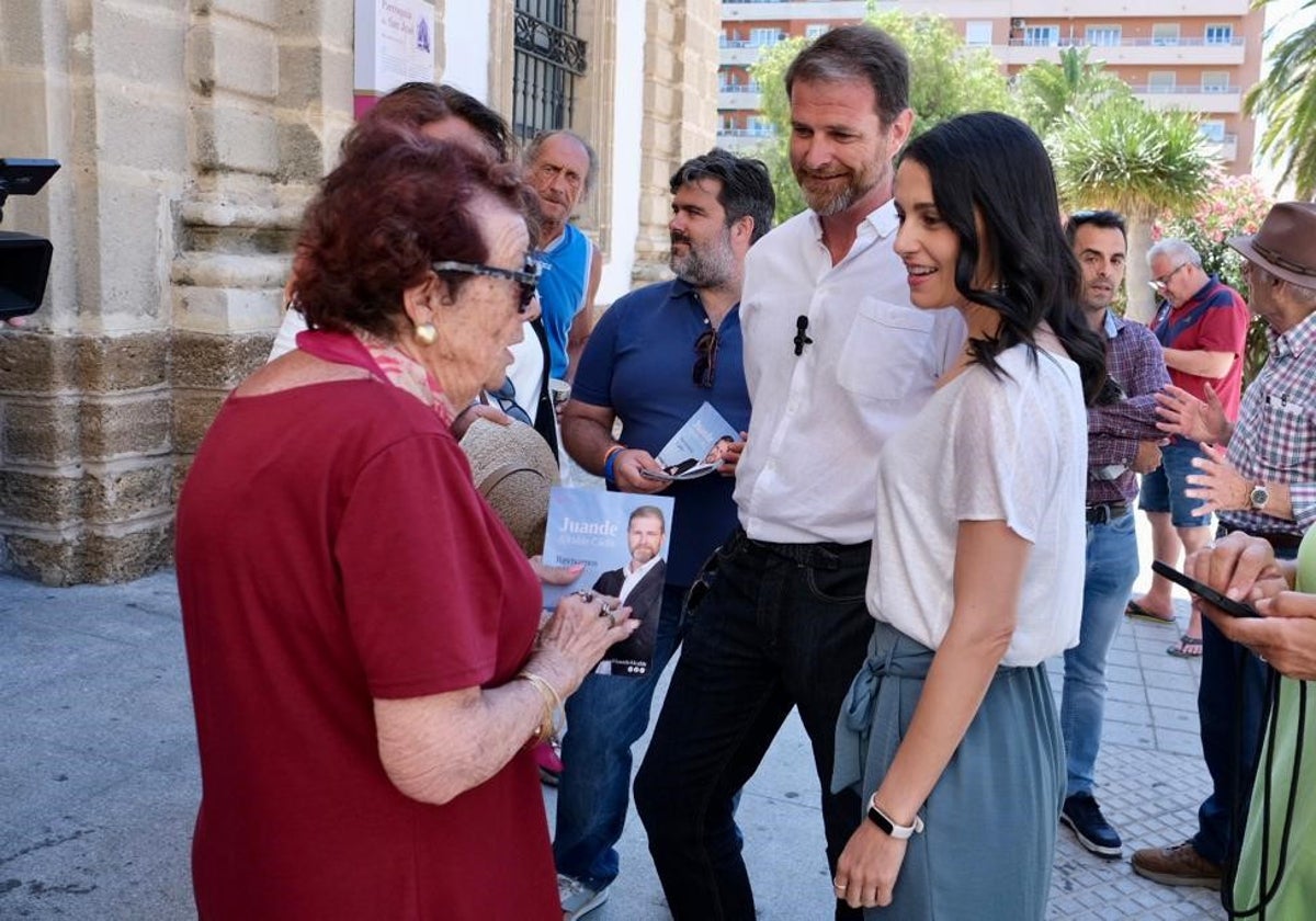 Juan de Dios Sánchez, junto con Inés Arrimadas en Cádiz.