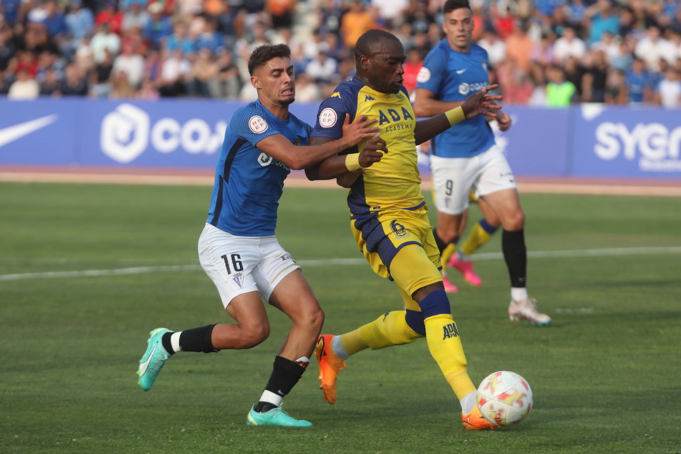 Fotos: San Fernando CD-Alcorcón en el estadio Bahía Sur
