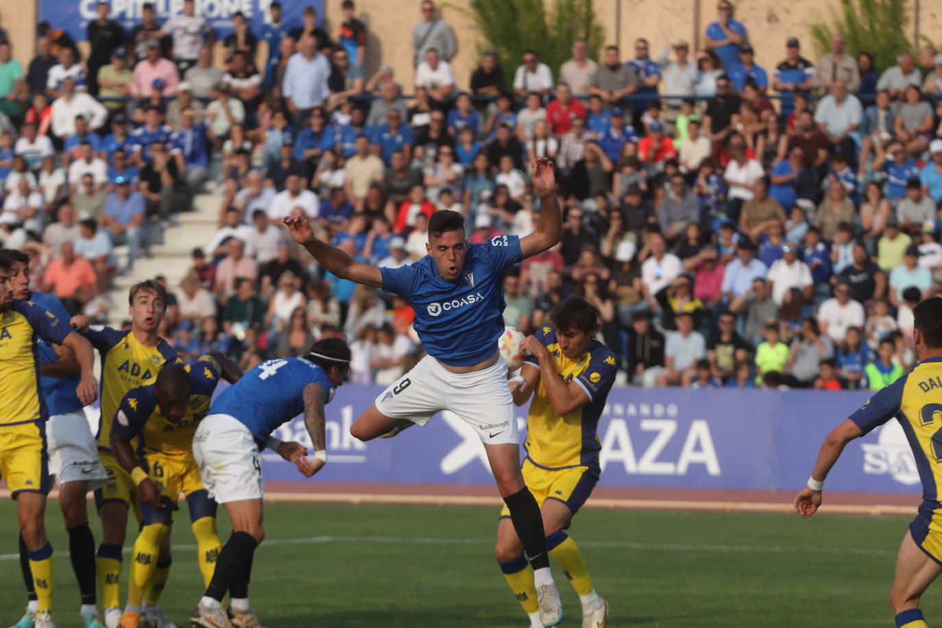 Fotos: San Fernando CD-Alcorcón en el estadio Bahía Sur